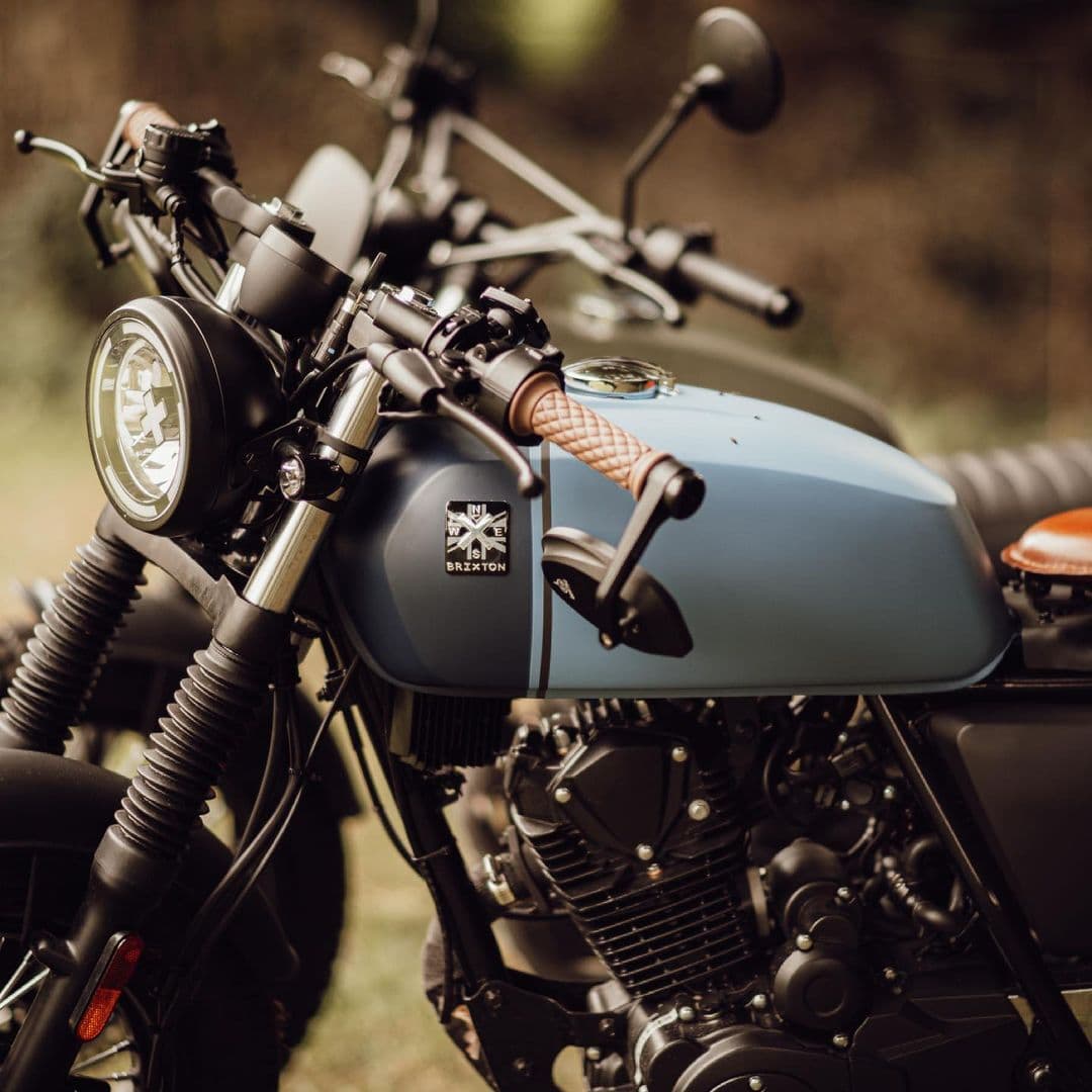 Close-up of Rider of the Month Kev's Rayburn 125 in Royal Blue Matt / Horizon Matt
