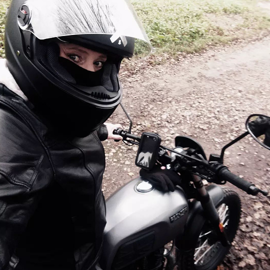 Selfie of Rider of the Month Veronika on her Brixton Felsberg 125 in Timberwolf Grey