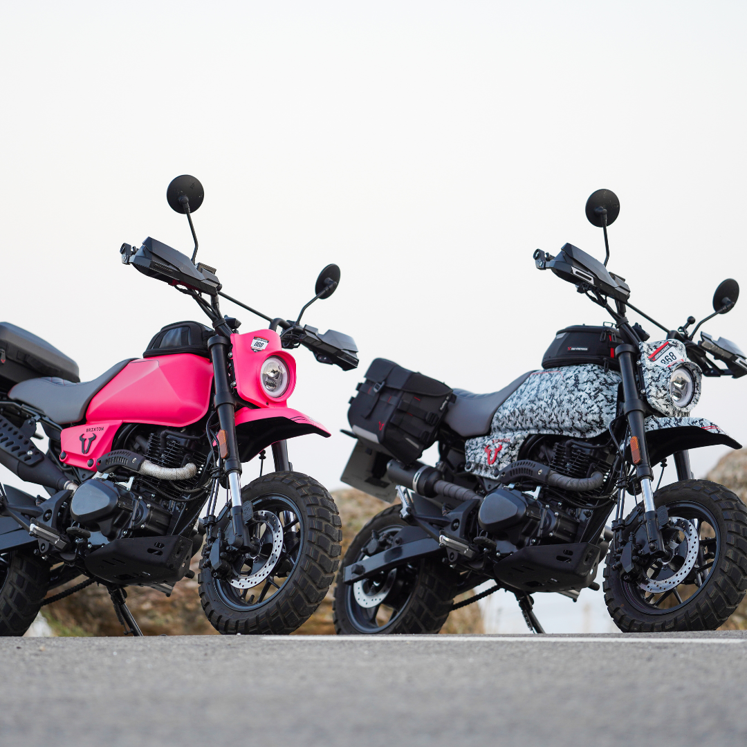Proyecto de customización de dos Crossfire 125 XS (minibike) junto a SW-Motech, empresa reconocida de accesorios para motos